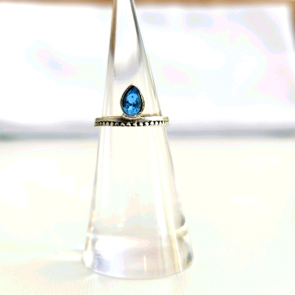 Vintage Silver Tiara Crown With Blue Jewel in The Shape of a Diamond Ring Size 5